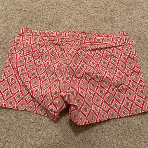 The gap pattern shorts - Picture 2 of 3